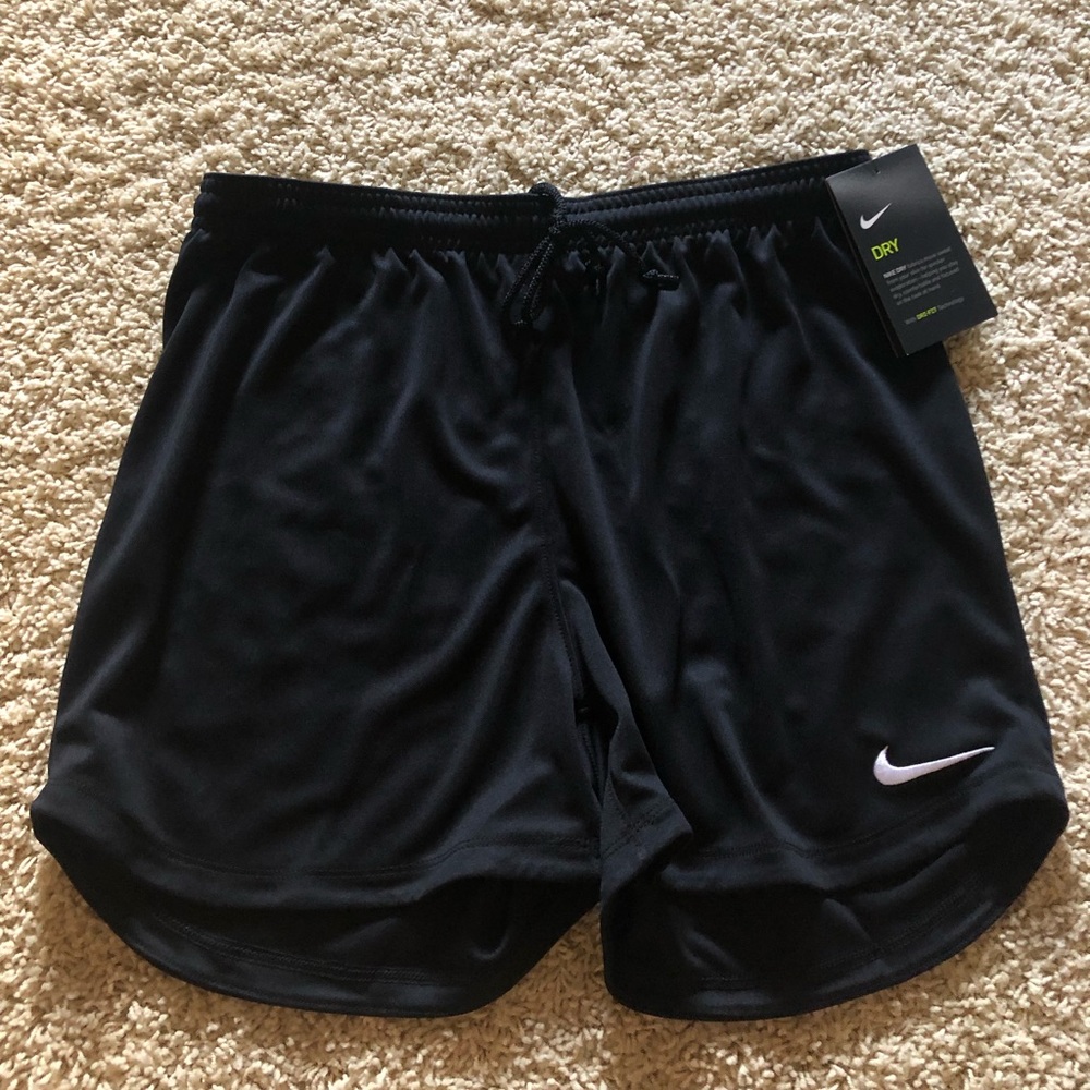Nike women’s dri-fit basketball shorts NWT